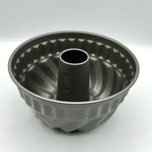 Large! Original Kaiser Bundt Cake Mould made in West Germany.